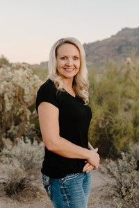 Mindy Beck Headshot .jpg